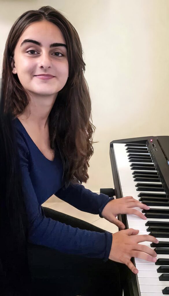 Πιανίστα Ελένη-Ραφαέλα Σεφέρη