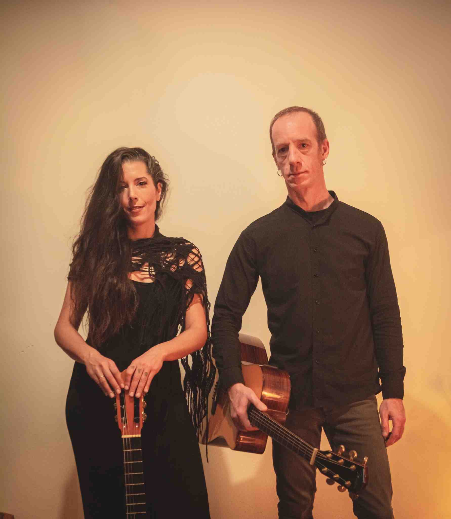 Αφίσα με την Ελένη Σπυράτου και τον Γιάννη Σημαιόπουλο.