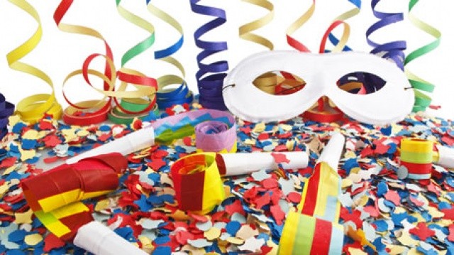 Μάσκα, σερπαντίνες.